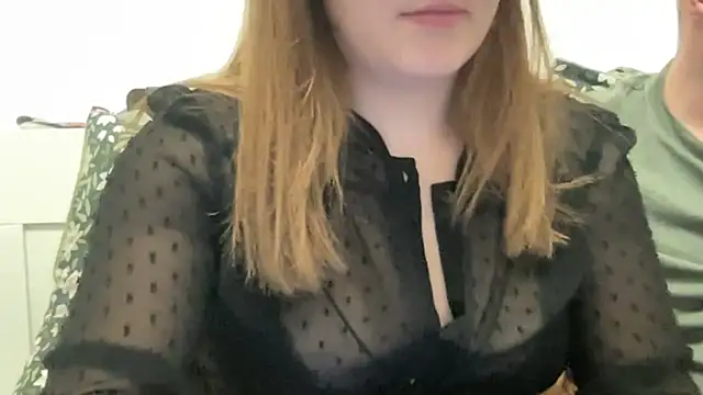 Snapshot of SecretRedlight chatting on July 2, 2026, 6:47 pm SecretRedlight online show from July 2, 2026, 6:47 pm