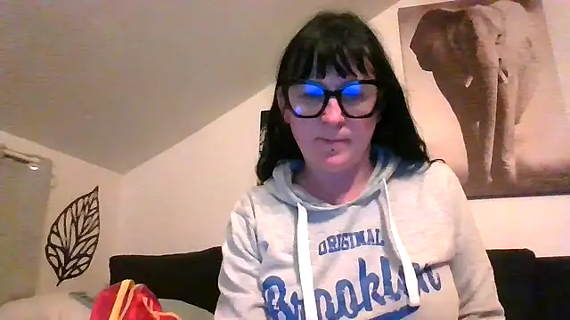 sexujuly88 online show from April 1, 2026, 9:45 pm