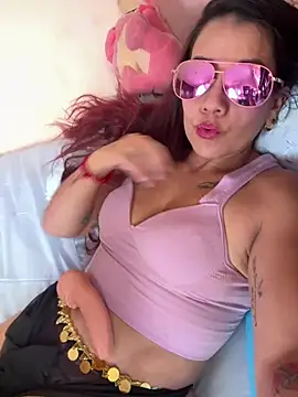 ArielFerrara online show from June 3, 2026, 5:40 pm