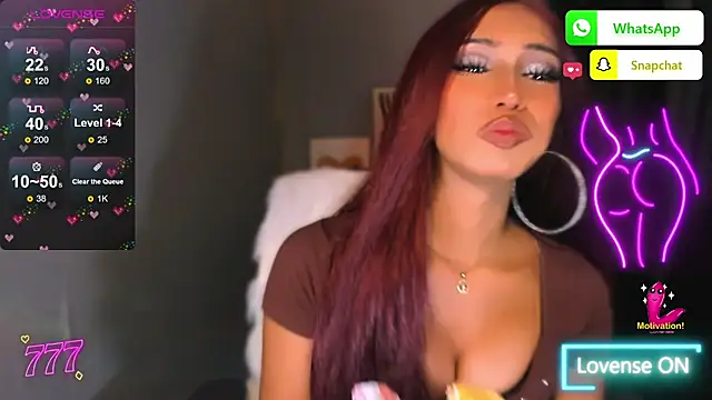 Snapshot of Attractive_Goddess_Isla chatting on July 7, 2026, 7:23 am Attractive Goddess Isla online show from July 7, 2026, 7:23 am