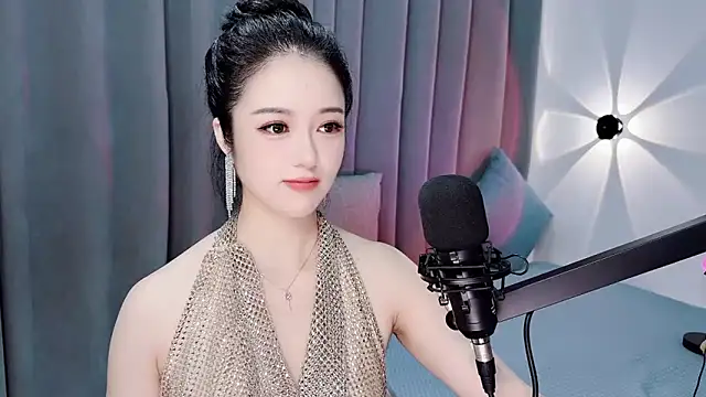 Snapshot of Momo-Wow chatting on July 19, 2026, 5:22 am Momo-Wow online show from July 19, 2026, 5:22 am
