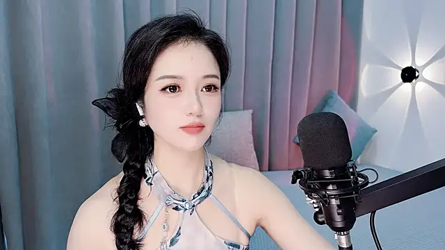Snapshot of Momo-Wow chatting on July 20, 2026, 5:55 am Momo-Wow online show from July 20, 2026, 5:55 am