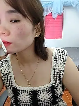 Snapshot of Bunnji99 chatting on June 10, 2026, 4:01 am Bunnji99 online show from June 10, 2026, 4:01 am