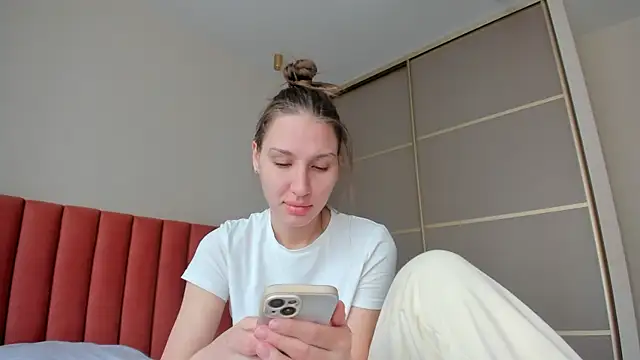 SofiClimbing online show from March 20, 2025, 2:51 am