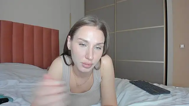 SofiClimbing online show from March 22, 2025, 3:31 pm