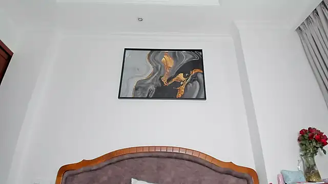 SofiClimbing online show from October 6, 2025, 6:22 am