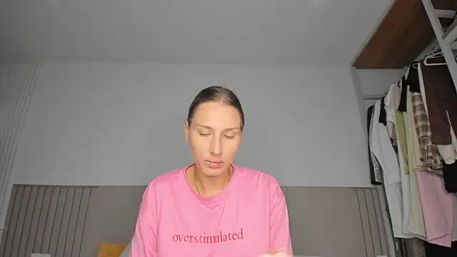 SofiClimbing online show from March 6, 2026, 3:47 am