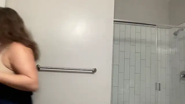 maddiliz online show from October 20, 2025, 1:06 am