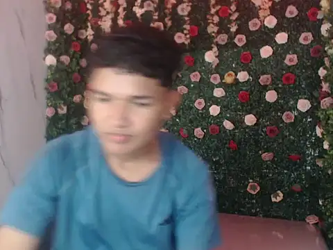 Snapshot of davexxx_ chatting on June 21, 2026, 8:44 pm davexxx online show from June 21, 2026, 8:44 pm