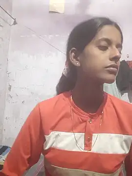 Snapshot of Saloni-Tyagi chatting on August 6, 2026, 3:25 pm Saloni-Tyagi online show from August 6, 2026, 3:25 pm