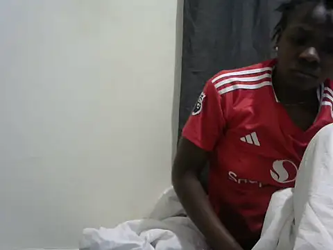 Snapshot of QueenSar chatting on July 19, 2026, 2:04 am QueenSar online show from July 19, 2026, 2:04 am