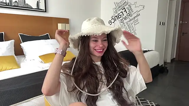 kittyrae online show from July 19, 2026, 7:12 am