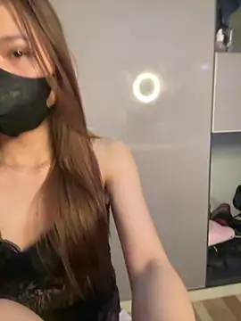 Snapshot of Mi-Yuri chatting on June 5, 2026, 10:43 am Mi-Yuri online show from June 5, 2026, 10:43 am