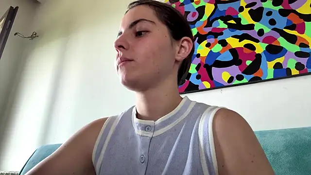 Snapshot of MarisaKomar chatting on June 19, 2026, 9:13 am MarisaKomar online show from June 19, 2026, 9:13 am