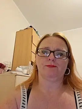 Naughtybutnicedaisy online show from June 27, 2026, 12:33 pm