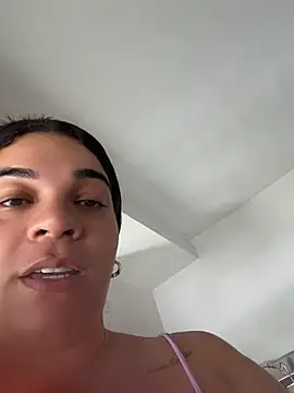 Snapshot of Siri_Luxx chatting on July 5, 2026, 2:24 pm Siri Luxx online show from July 5, 2026, 2:24 pm