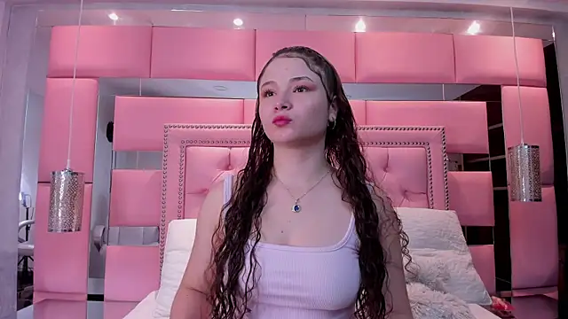 Snapshot of CamilaSaez chatting on June 9, 2026, 12:50 pm CamilaSaez online show from June 9, 2026, 12:50 pm