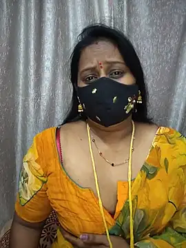 Snapshot of Nithya_ chatting on July 10, 2026, 7:01 am Nithya online show from July 10, 2026, 7:01 am