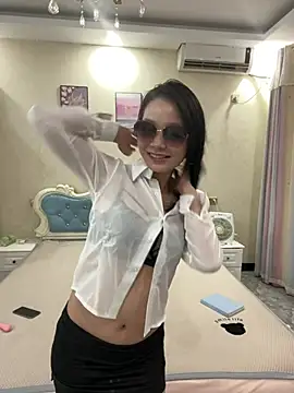 cashgirl6 online show from July 27, 2026, 2:13 pm