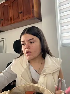 Snapshot of Camila_Duarte_2 chatting on June 9, 2026, 1:23 pm Camila Duarte 2 online show from June 9, 2026, 1:23 pm
