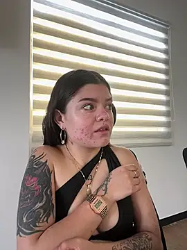 Snapshot of Camila_Duarte_2 chatting on July 1, 2026, 1:45 pm Camila Duarte 2 online show from July 1, 2026, 1:45 pm
