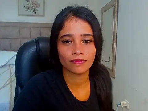 Snapshot of Samanthafinexxox chatting on June 11, 2026, 5:00 pm Samanthafinexxox online show from June 11, 2026, 5:00 pm