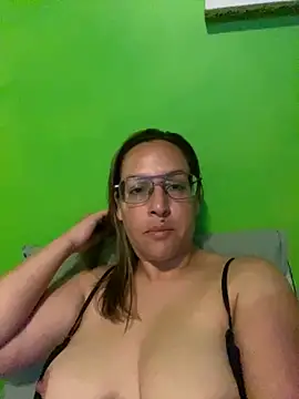 lindsyb online show from June 4, 2026, 2:39 am