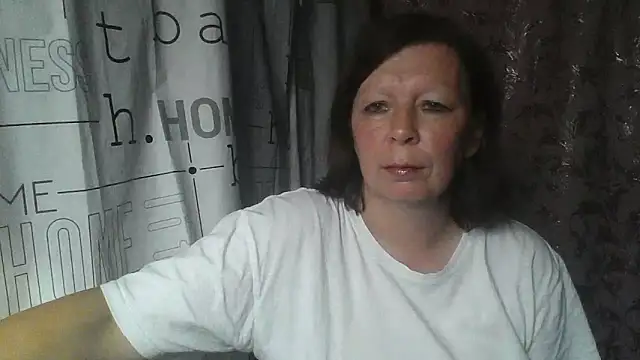 Snapshot of Schastlivaya43 chatting on June 17, 2026, 2:40 pm Schastlivaya43 online show from June 17, 2026, 2:40 pm