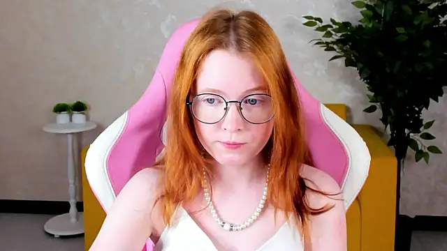 ari-kittyy online show from June 16, 2026, 4:04 am