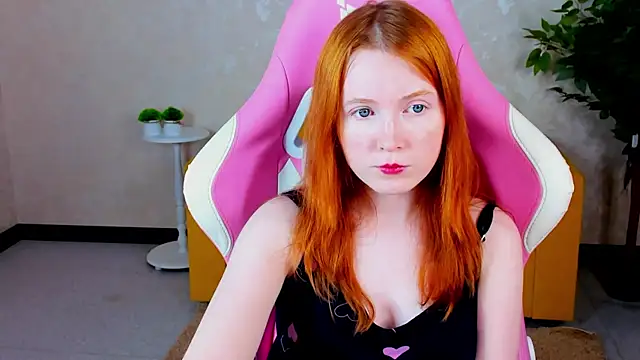 ari-kittyy online show from June 18, 2026, 4:02 am