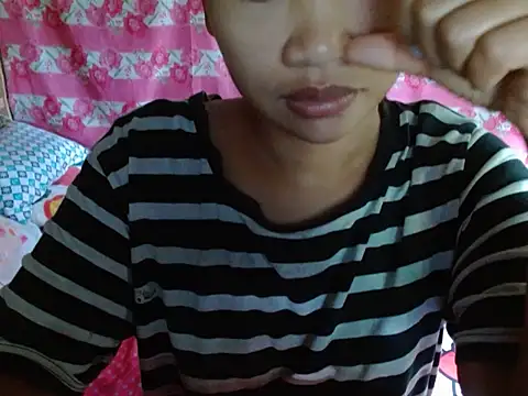 Snapshot of Itsme_Foxy_Shantale chatting on June 14, 2026, 11:40 pm Itsme Foxy Shantale online show from June 14, 2026, 11:40 pm