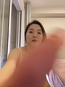 qianduoduo521 online show from July 19, 2026, 1:26 pm