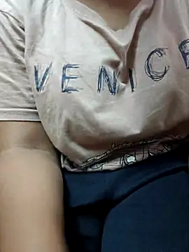 Snapshot of telugubigboobs__P chatting on July 17, 2026, 6:42 am telugubigboobs P online show from July 17, 2026, 6:42 am
