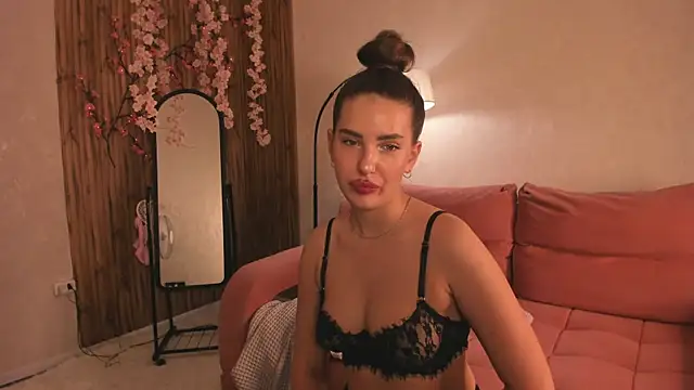Snapshot of Bella__Kallen chatting on July 3, 2026, 9:27 am Bella Kallen online show from July 3, 2026, 9:27 am