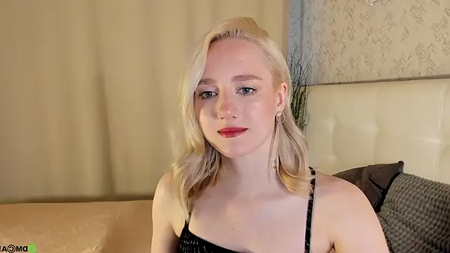 Chloe-Deccer online show from June 26, 2026, 1:21 am