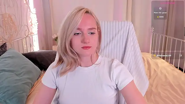 Chloe-Deccer online show from July 13, 2026, 1:30 am
