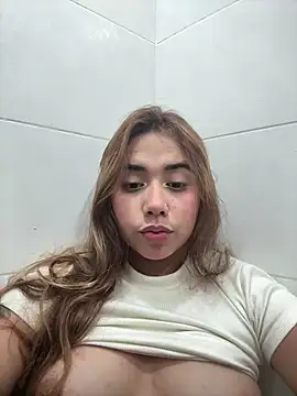 Issie 01 online show from June 27, 2026, 4:39 am