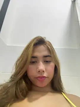 Issie 01 online show from July 5, 2026, 11:12 pm
