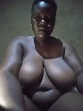 Snapshot of Sexy-Dinah chatting on June 16, 2026, 12:24 am Sexy-Dinah online show from June 16, 2026, 12:24 am