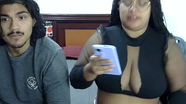 Snapshot of Lolacurly69 chatting on August 10, 2026, 1:09 am Lolacurly69 online show from August 10, 2026, 1:09 am