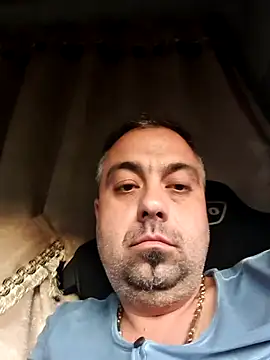 Robertoplayboy online show from September 17, 2025, 5:25 pm