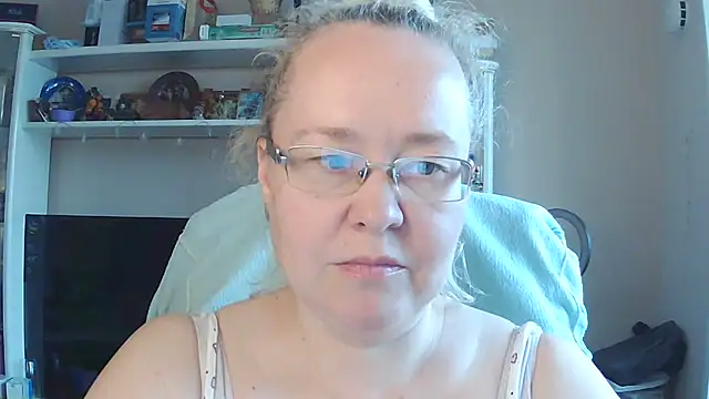 Snapshot of Viola27 chatting on July 11, 2026, 7:22 am Viola27 online show from July 11, 2026, 7:22 am