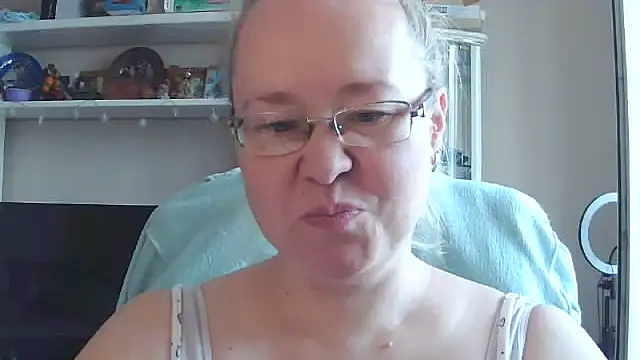 Snapshot of Viola27 chatting on July 12, 2026, 7:21 am Viola27 online show from July 12, 2026, 7:21 am