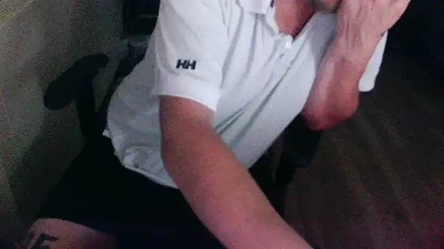 Snapshot of Andre95x chatting on July 7, 2026, 2:25 am Andre95x online show from July 7, 2026, 2:25 am