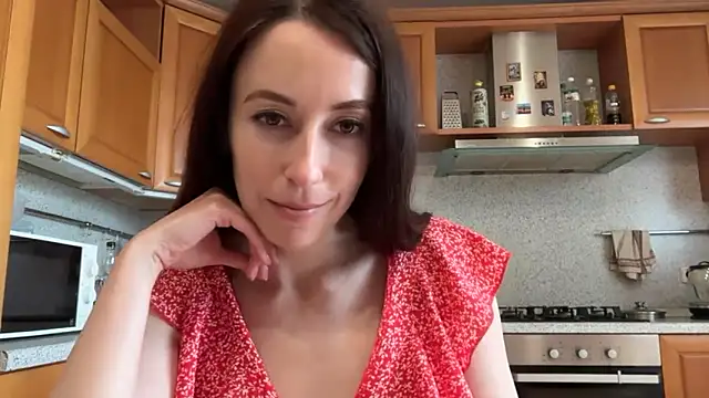 Snapshot of Flamingo_Queen chatting on June 17, 2026, 2:40 pm Flamingo Queen online show from June 17, 2026, 2:40 pm