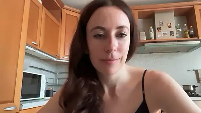 Snapshot of Flamingo_Queen chatting on June 27, 2026, 7:46 am Flamingo Queen online show from June 27, 2026, 7:46 am