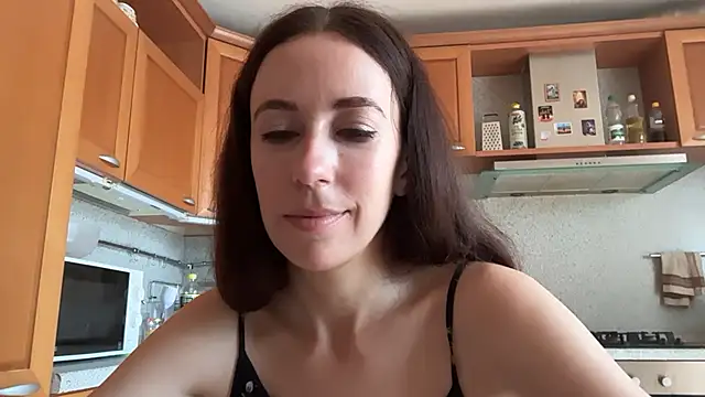 Snapshot of Flamingo_Queen chatting on July 20, 2026, 5:44 am Flamingo Queen online show from July 20, 2026, 5:44 am