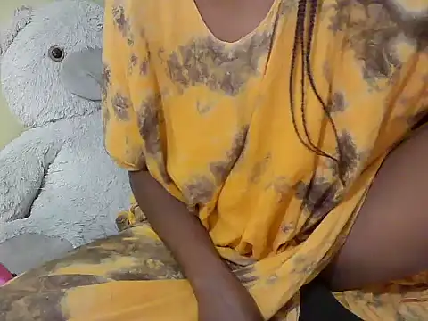 lilmomaa online show from July 13, 2026, 6:55 pm