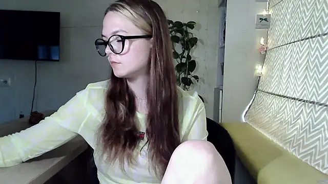 Snapshot of AvrilGillig chatting on June 24, 2026, 1:32 pm AvrilGillig online show from June 24, 2026, 1:32 pm