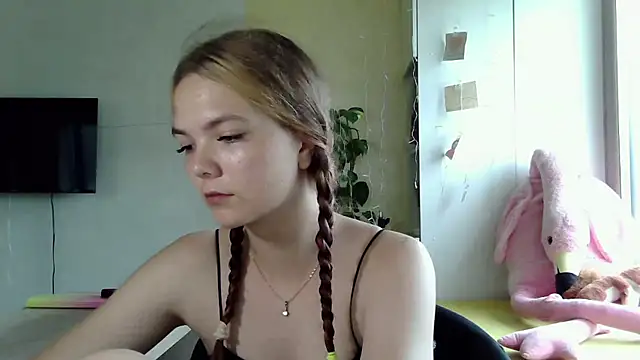Snapshot of AvrilGillig chatting on July 10, 2026, 1:03 pm AvrilGillig online show from July 10, 2026, 1:03 pm